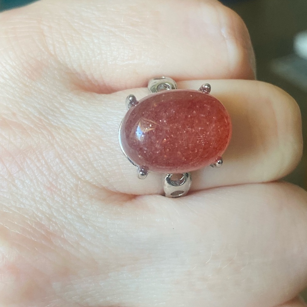 Strawberry Quartz Adjustable Crystal Ring - Picture 3 of 3